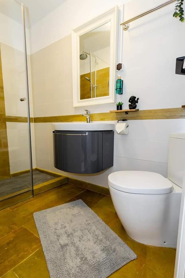Bed and Breakfast In Longfield Town Kimpulung Mołdawski Pokój zdjęcie